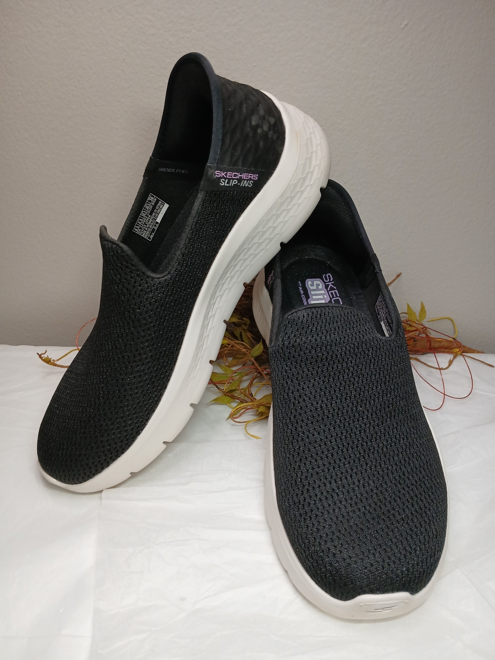 Skechers Black Mesh Slip-On Athletic Sneakers Shoes White Sole Womens Sz 9.5 S/N